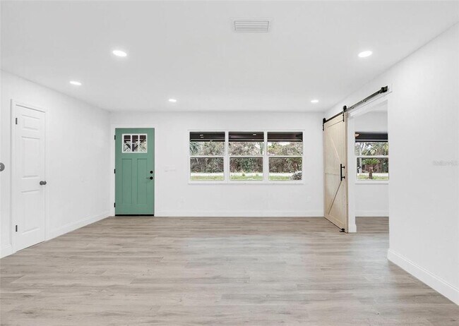 Foto del edificio - 4970 Orange Blvd