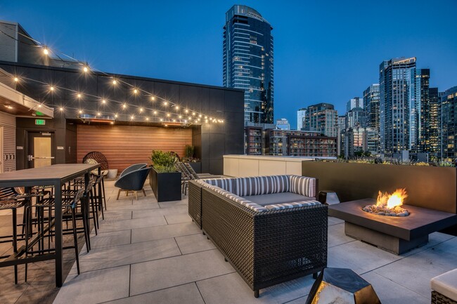 Building Photo - Orion