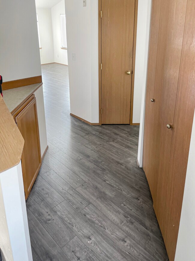 Despensa/Lavandería Pasillo - 936 N 85th St