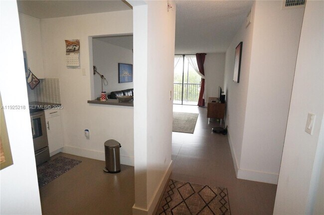 Building Photo - 16950 W Dixie Hwy