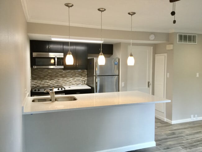 Photo - 3271 Sul Ross St Apartment