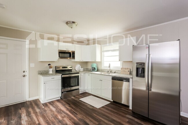 Foto del edificio - 6061 Pine View Terrace
