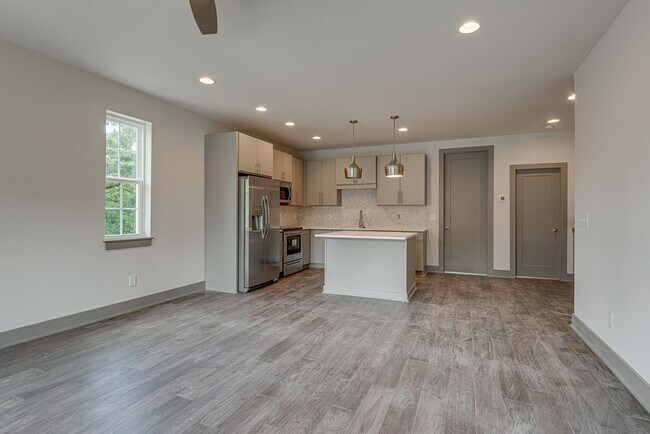 Building Photo - 122 Oceola Ave