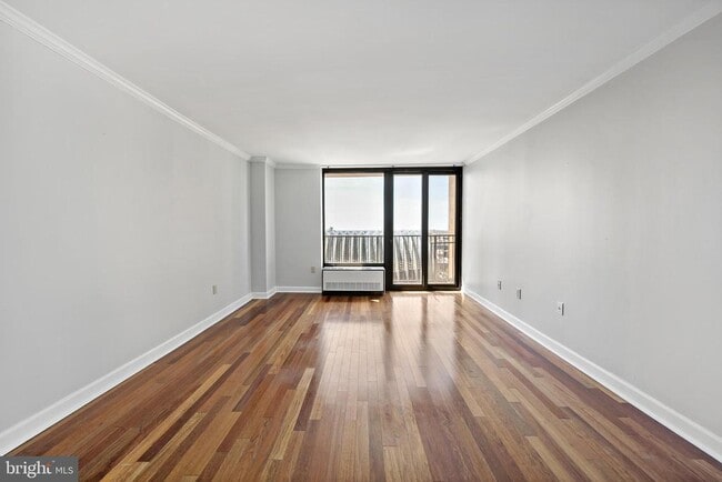 Building Photo - 1420 Locust St