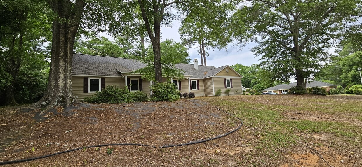 Primary Photo - 1117 Appian Way
