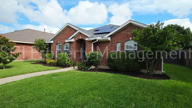 Foto del edificio - 5004 Evergreen Dr