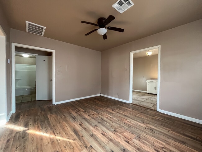 Dining Room - 209 S Lowry St