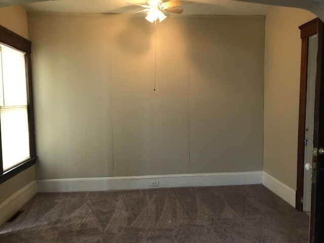 Building Photo - First floor updated one bedroom