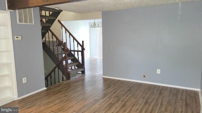 Building Photo - 7626 Green Willow Ct
