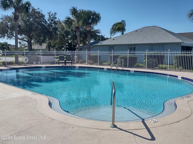 Foto del edificio - 3541 Deer Lakes Dr