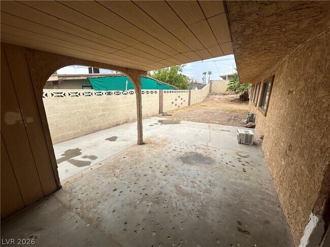 Foto del edificio - 1405 E McWilliams Ave