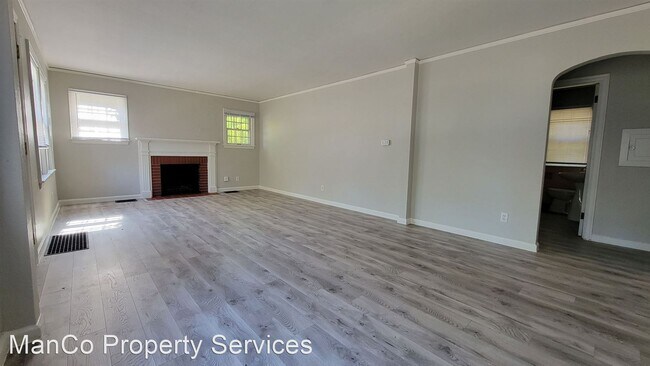 Foto del edificio - 2 br, 1 bath House - 1005 Wheatley Avenue