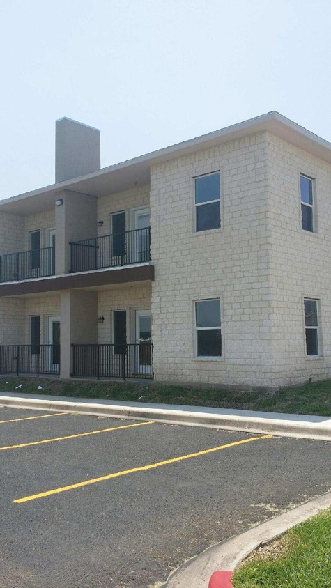 Primary Photo - 901 E Redbud Ave