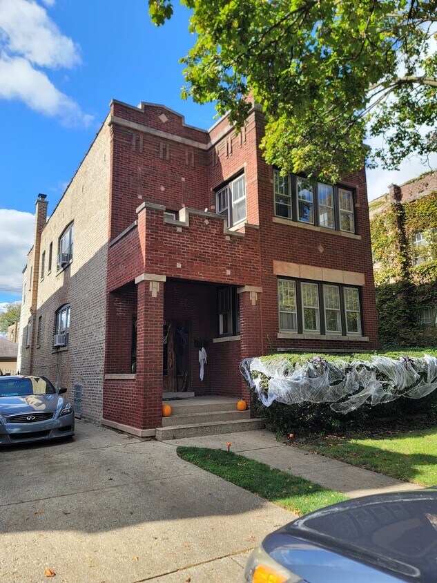 Primary Photo - 1916 Elmwood Ave