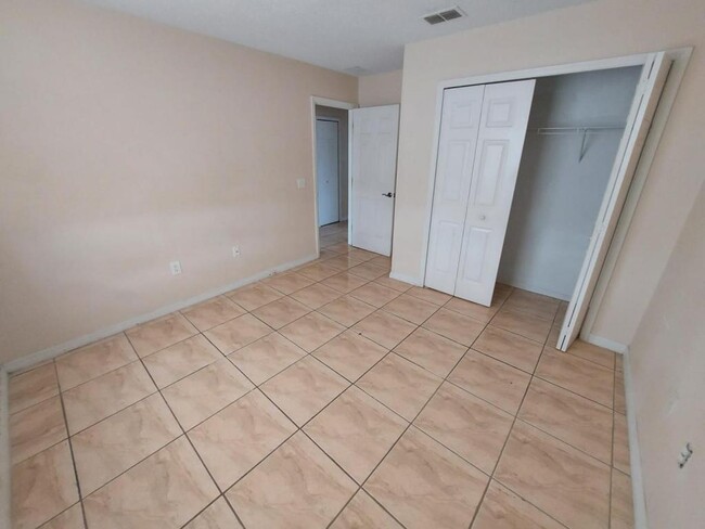 Building Photo - 4554 Ficus Tree Rd