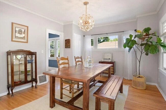 Building Photo - 5000 Zenith Ave S