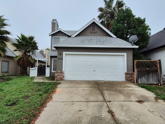 Building Photo - Adorable Spacious 3 Bdrm 3 Bath Home