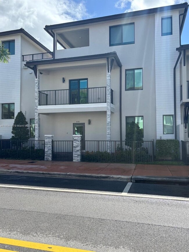 Building Photo - 4281 NW 83rd Ave