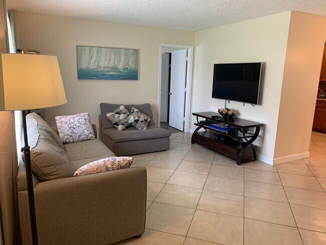 Foto del edificio - 9495 Burlington Pl