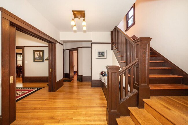 Building Photo - Spacious Home w/ Old World Charm, Steps to...