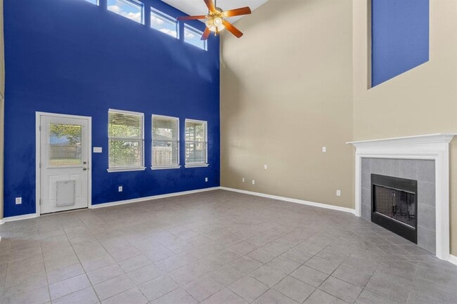 Building Photo - 4209 Rolling Water Dr