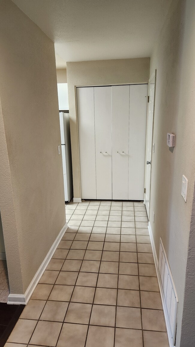 Building Photo - 8170 Mountain View Dr