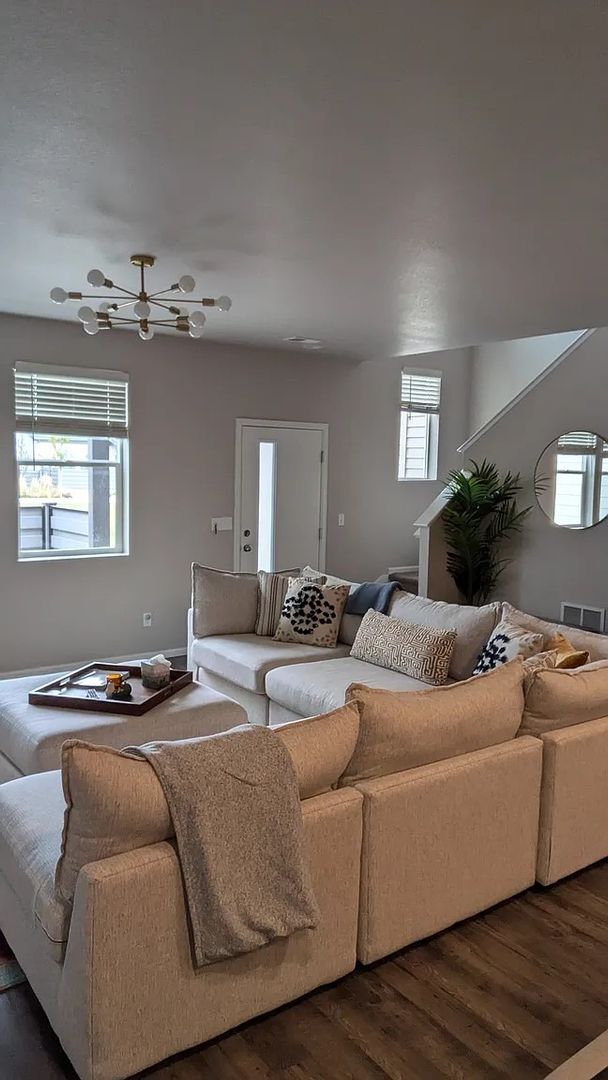 Foto del edificio - Spacious 3 Bed, 3 Bath Townhome with Green...