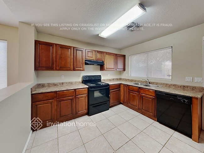 Building Photo - 8315 W Clear Stream Dr