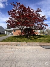 Building Photo - 192 N 5th St