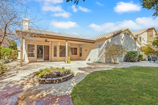 Building Photo - 1313 W Straford Ave