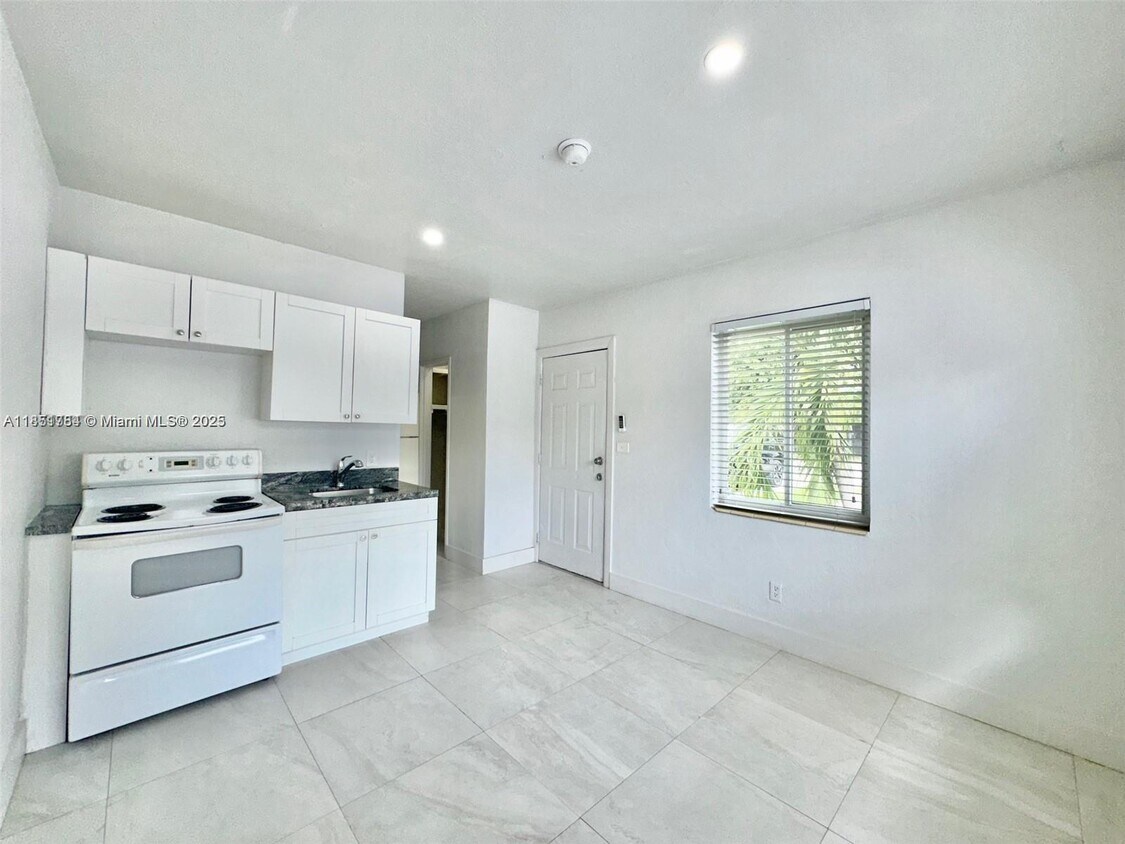 Foto principal - 60 NE 78th St