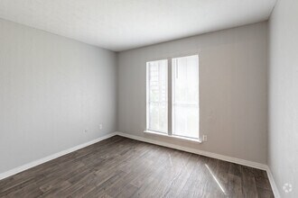 2BR, 2BA - 910 SF - Allure