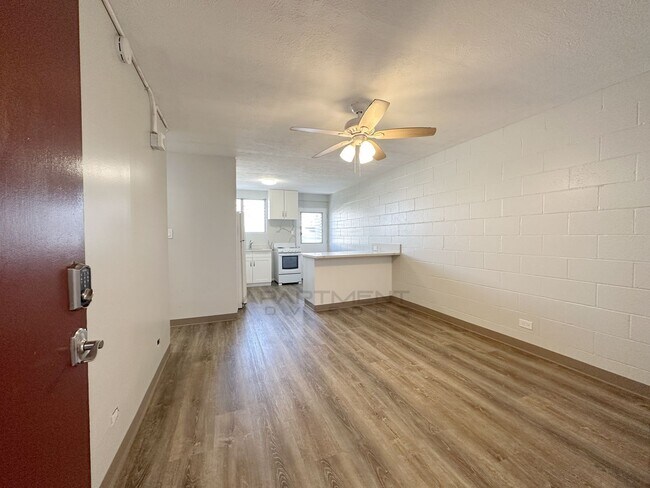 Foto del edificio - 716 Lukepane Ave