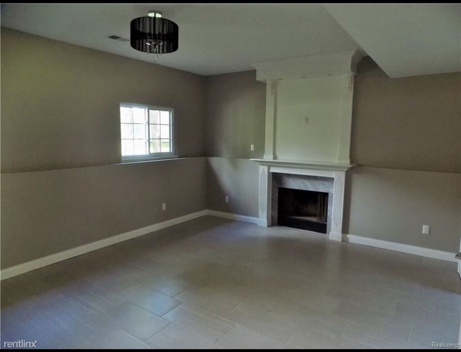 Building Photo - 4525 Clintonville Rd