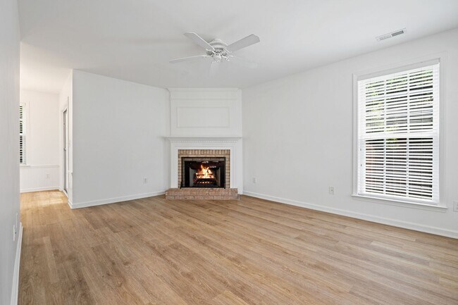 Foto del edificio - Charming 3-Bedroom Rental in Sunset Hills ...