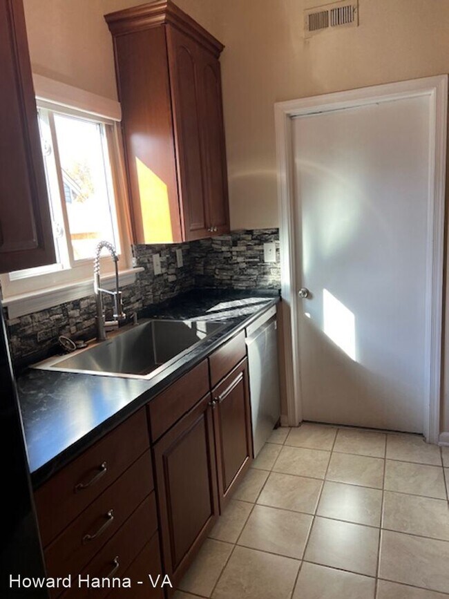 Foto del edificio - 3 br, 2 bath House - 5033 Hillswick Drive