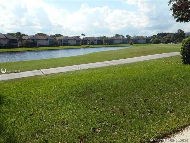 Foto del edificio - 9121 SW 22nd Ct