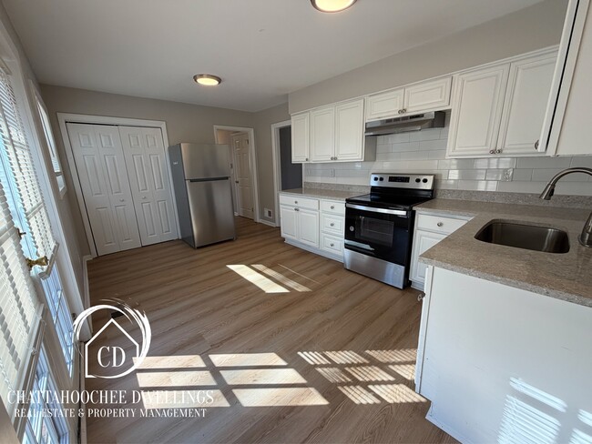 Building Photo - 4564 Moline Ave