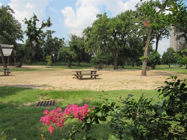 Foto del edificio - 3249 Dixie Dr