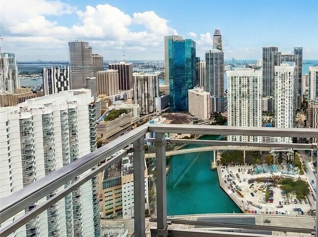 Foto del edificio - 92 SW 3rd St