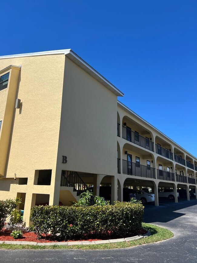 Foto del edificio - Located on the Myakka River in El Jo Bean  2nd floor