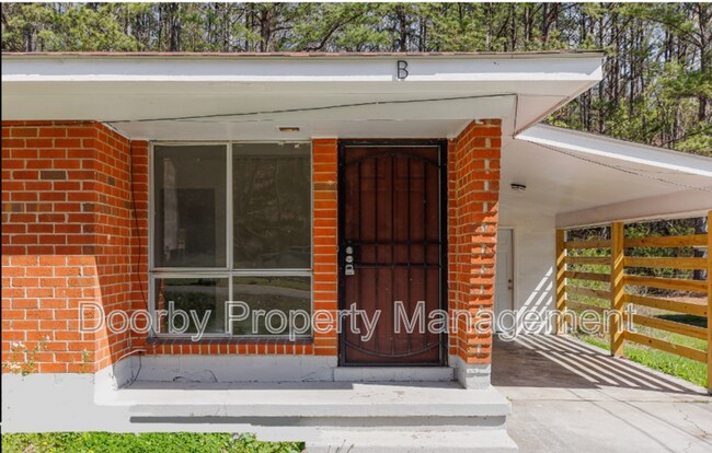 Foto del edificio - 3335 Pinewood Ave