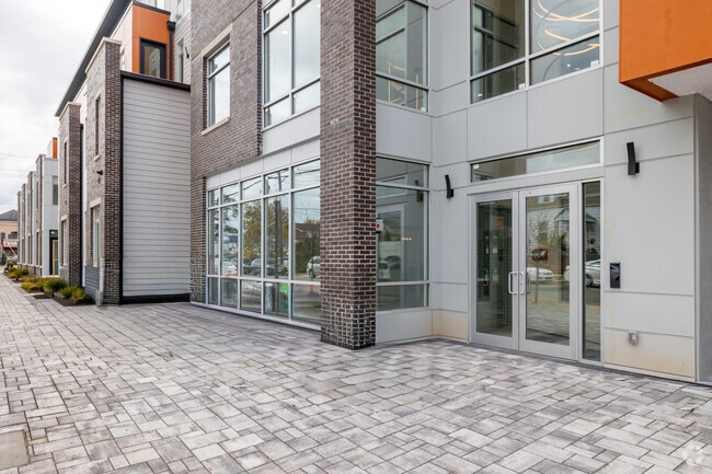 Entrada - Five85West