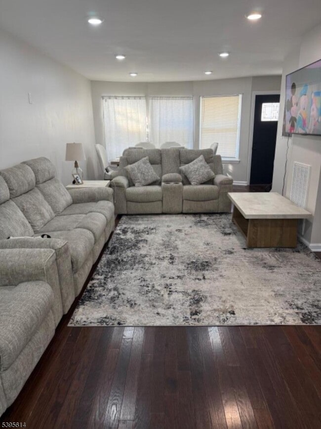 Building Photo - 342 S 20th St