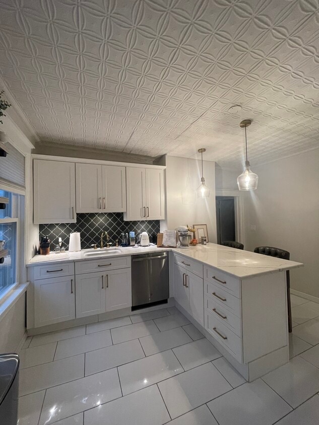 Primary Photo - 149 Claremont Ave