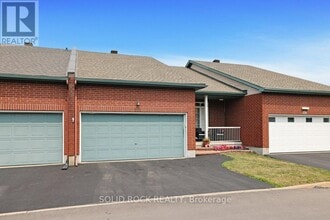 Building Photo - 561 Chapel Park Private