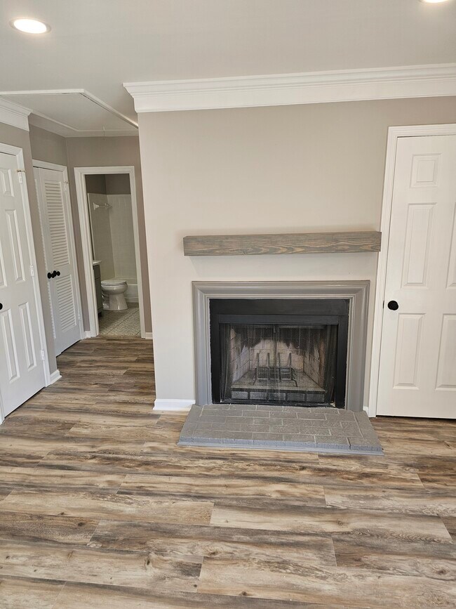 Foto del edificio - 5824 Brentwood Trce