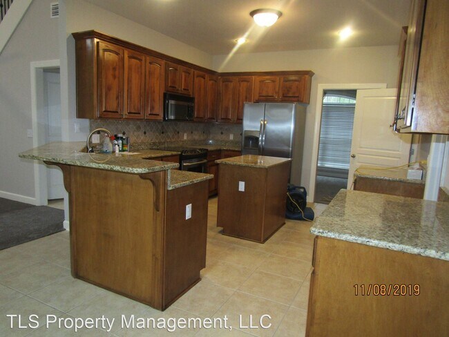 Building Photo - 5 br, 2.5 bath House - 109 Saint Andrews P...