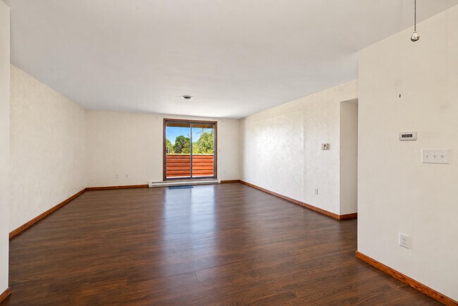 Foto del edificio - 10345 Whitnall Edge Dr