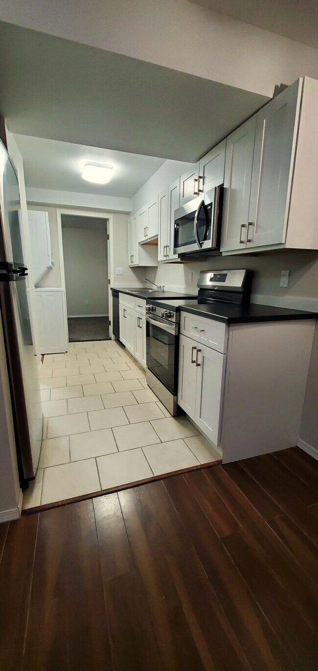 Photo du bâtiment - 1970-300-112 12 Ave